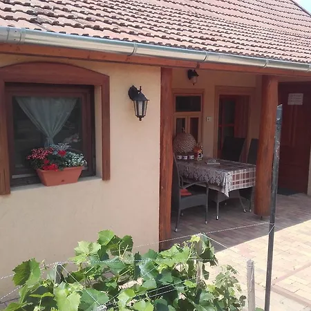 Mez-bor Szallas Konukevi 3*